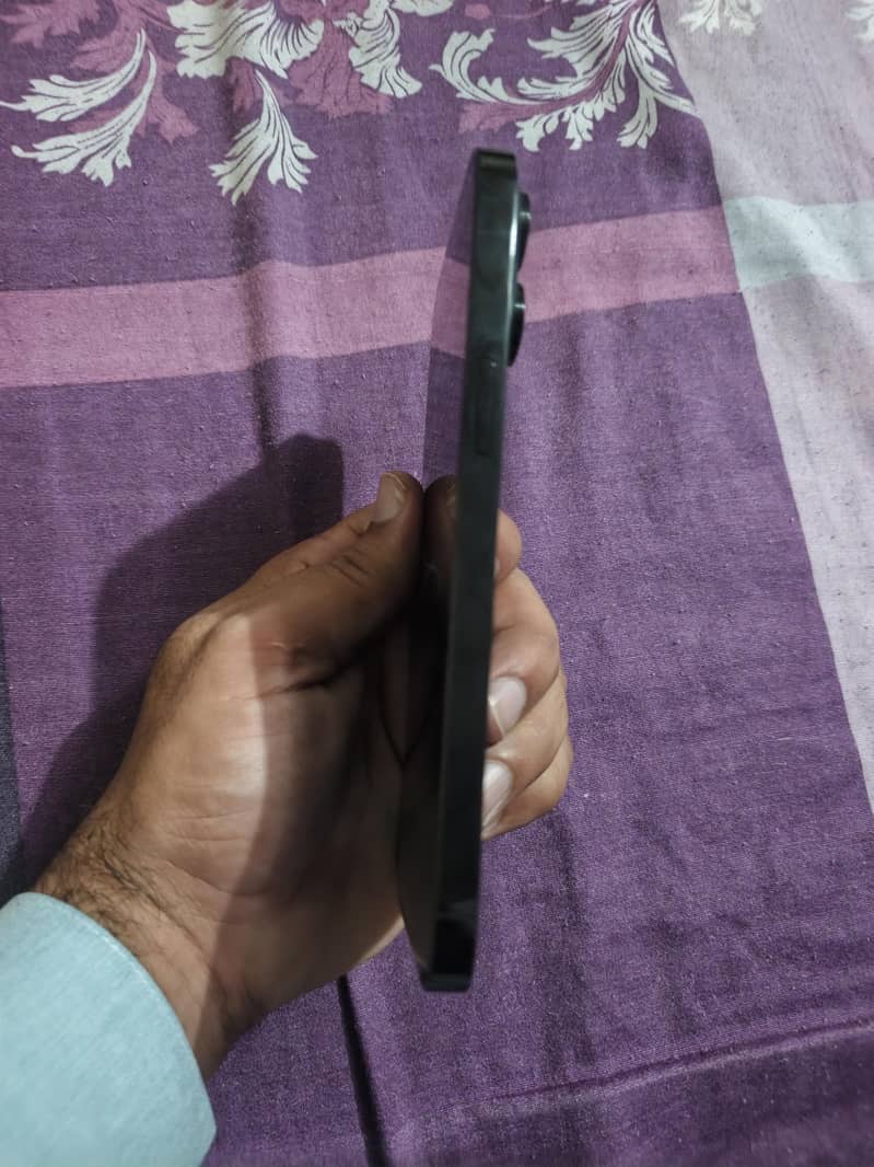 Apple iPhone 14 Pro Max 4