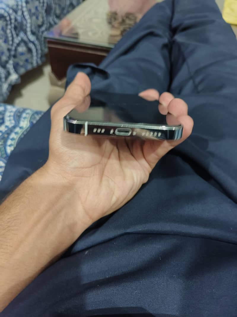 Apple iPhone 13 Pro 2
