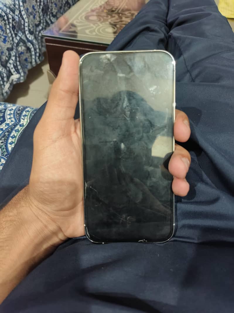 Apple iPhone 13 Pro 3