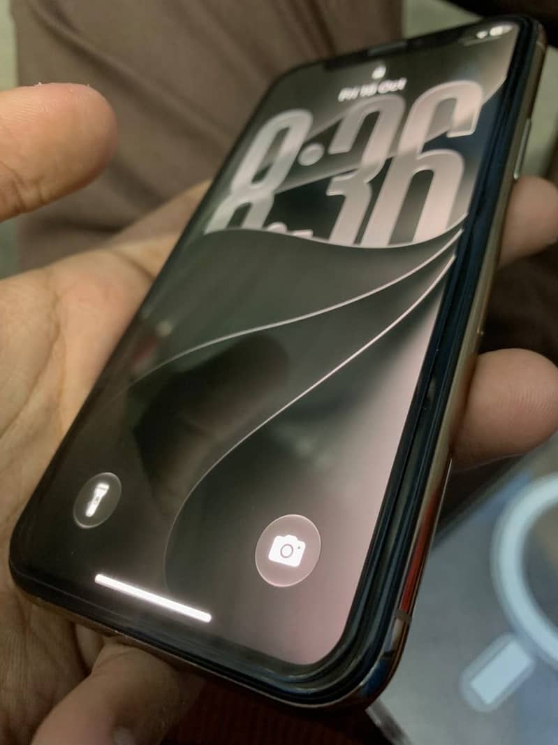 Apple iPhone 11 3