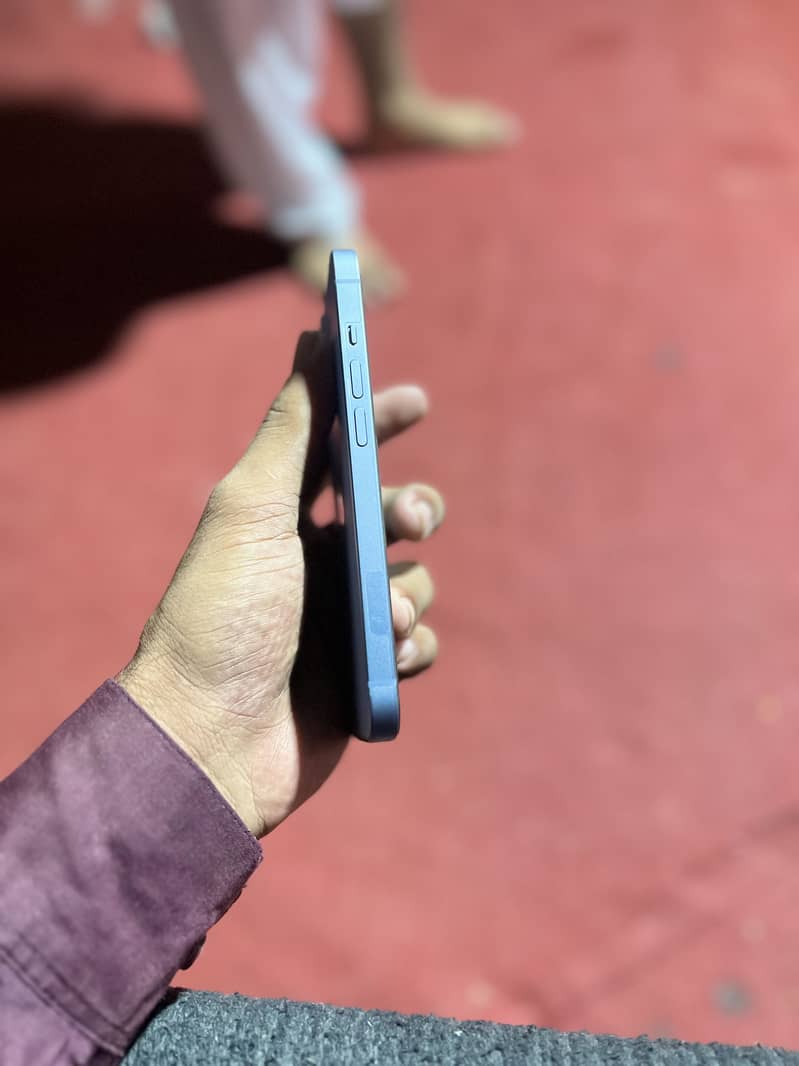 Apple iPhone 14 3