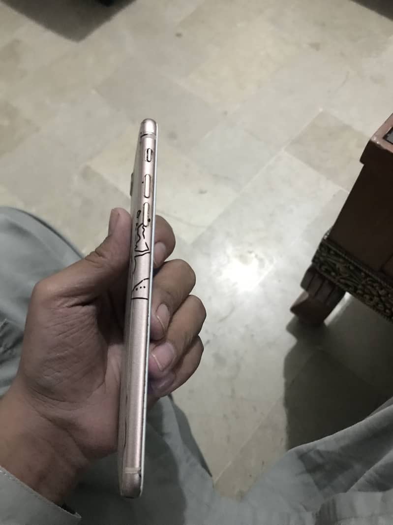 Apple iPhone 8 Plus 1