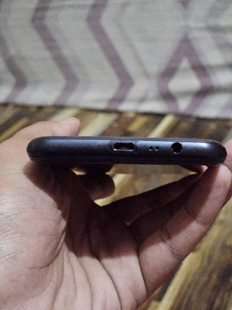 Realme C21 1