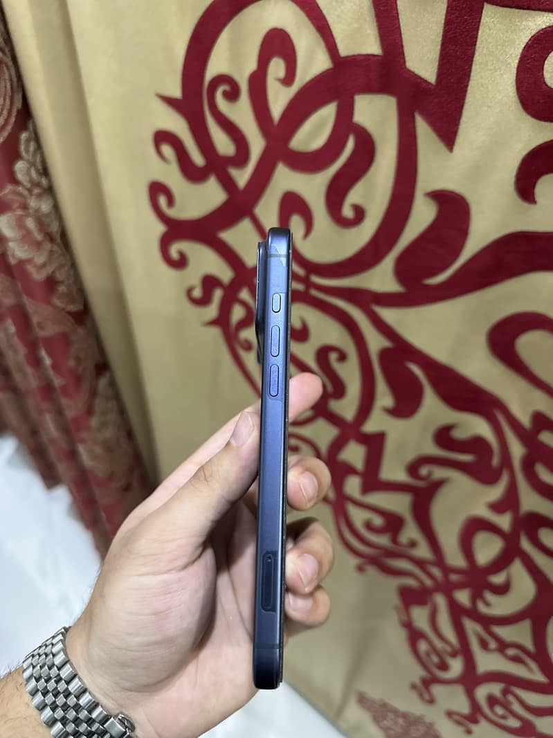 Apple iPhone 17 Pro Max 2