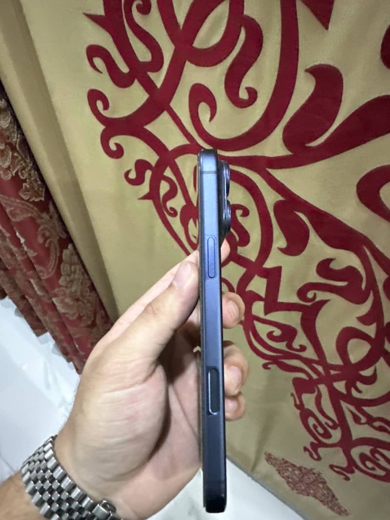 Apple iPhone 17 Pro Max 3
