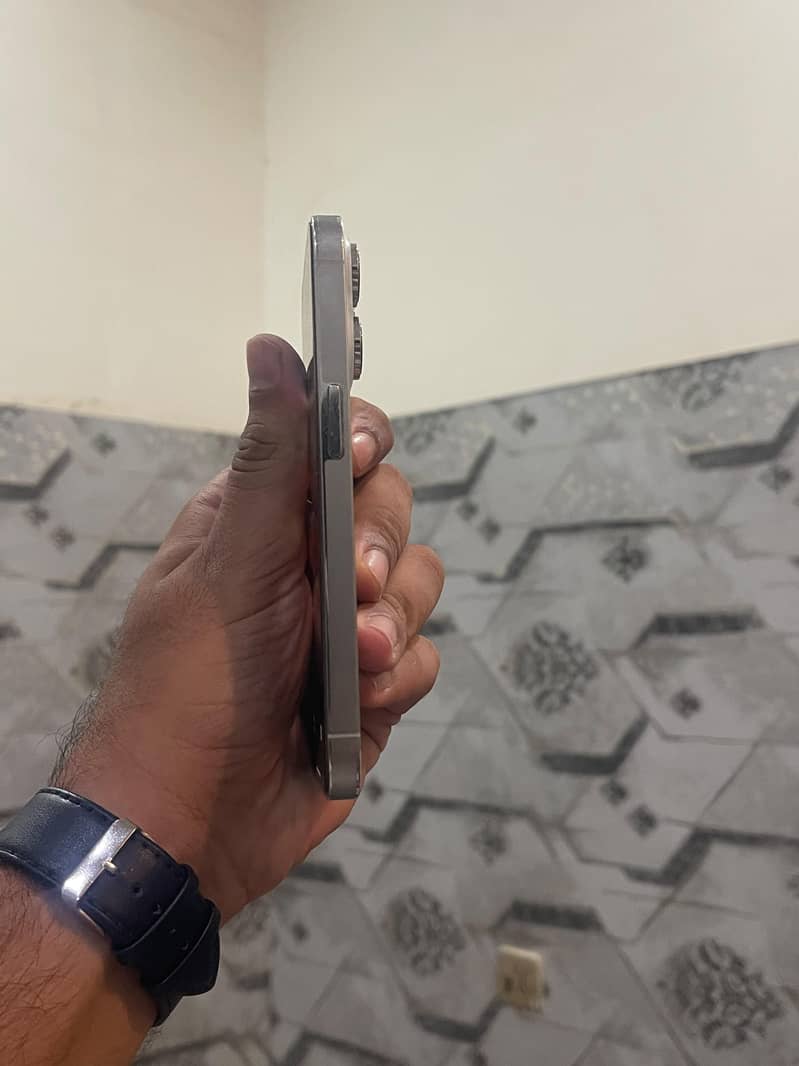 Apple iPhone 14 Pro 8