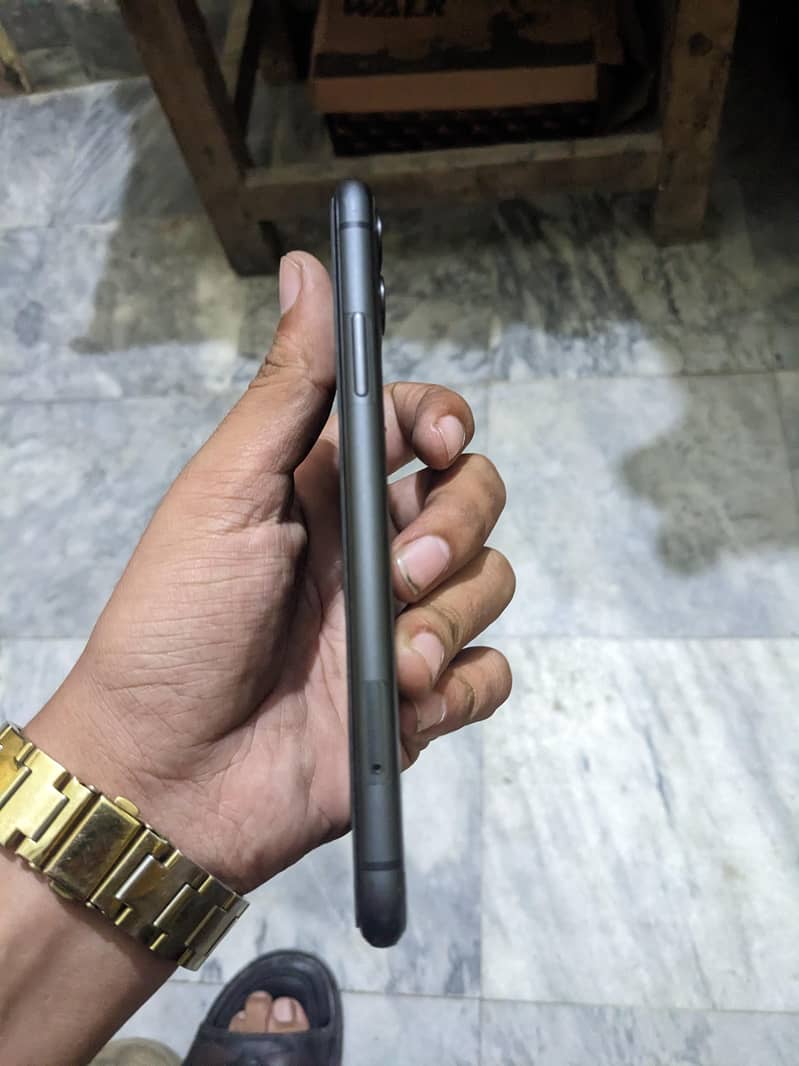 Apple iPhone 11 2