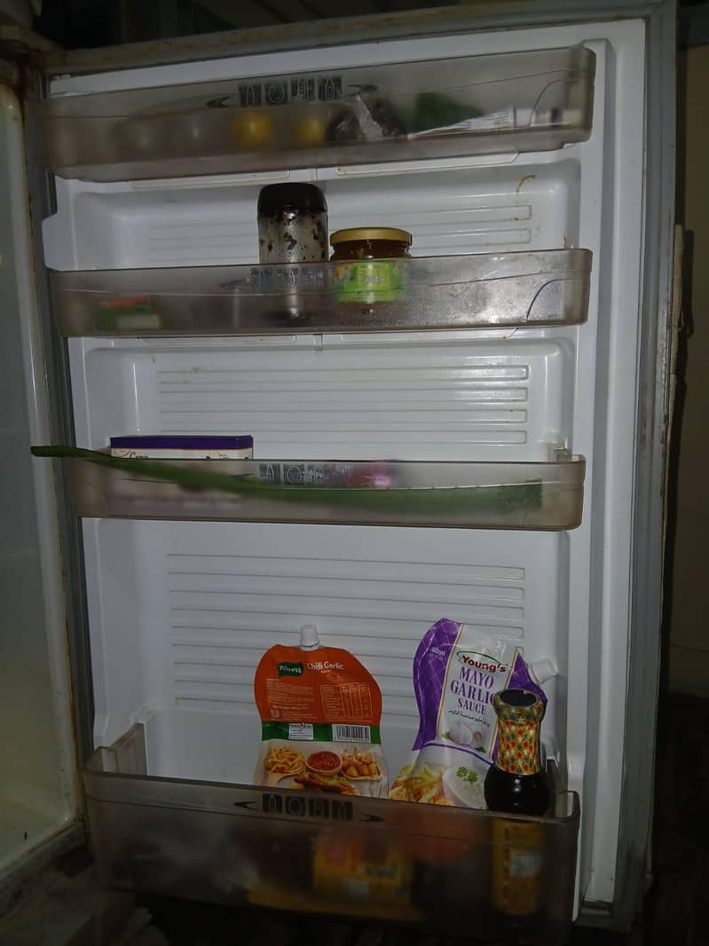 Dawlance refrigerator old model 3