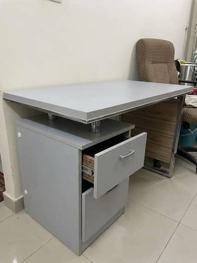 Computer Table for sale full lush condition