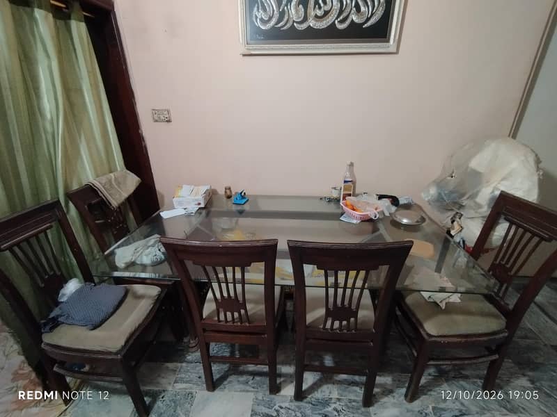 Dining Table with 6th chairs 0