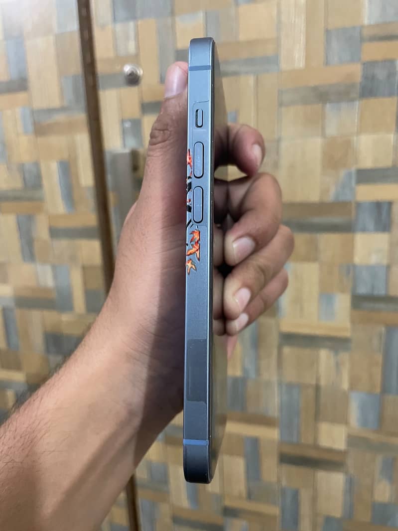 Apple iPhone 14 3