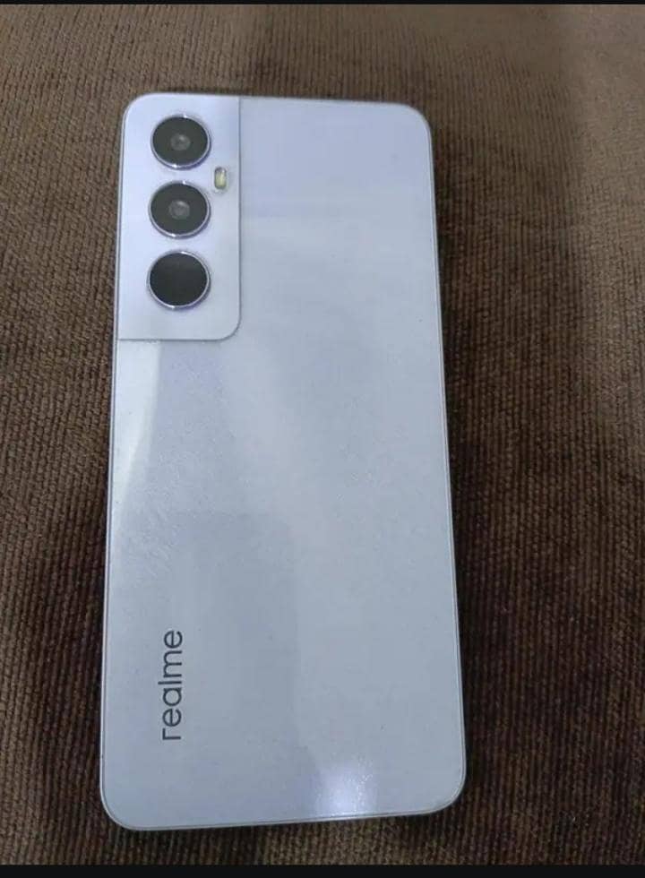 Realme C65 0