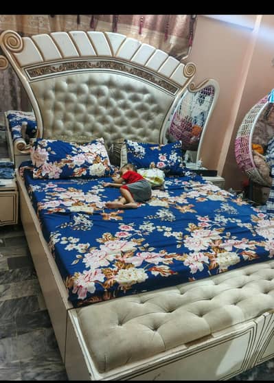 4 peice Room Furniture / bedset / king bedset / room furniture
