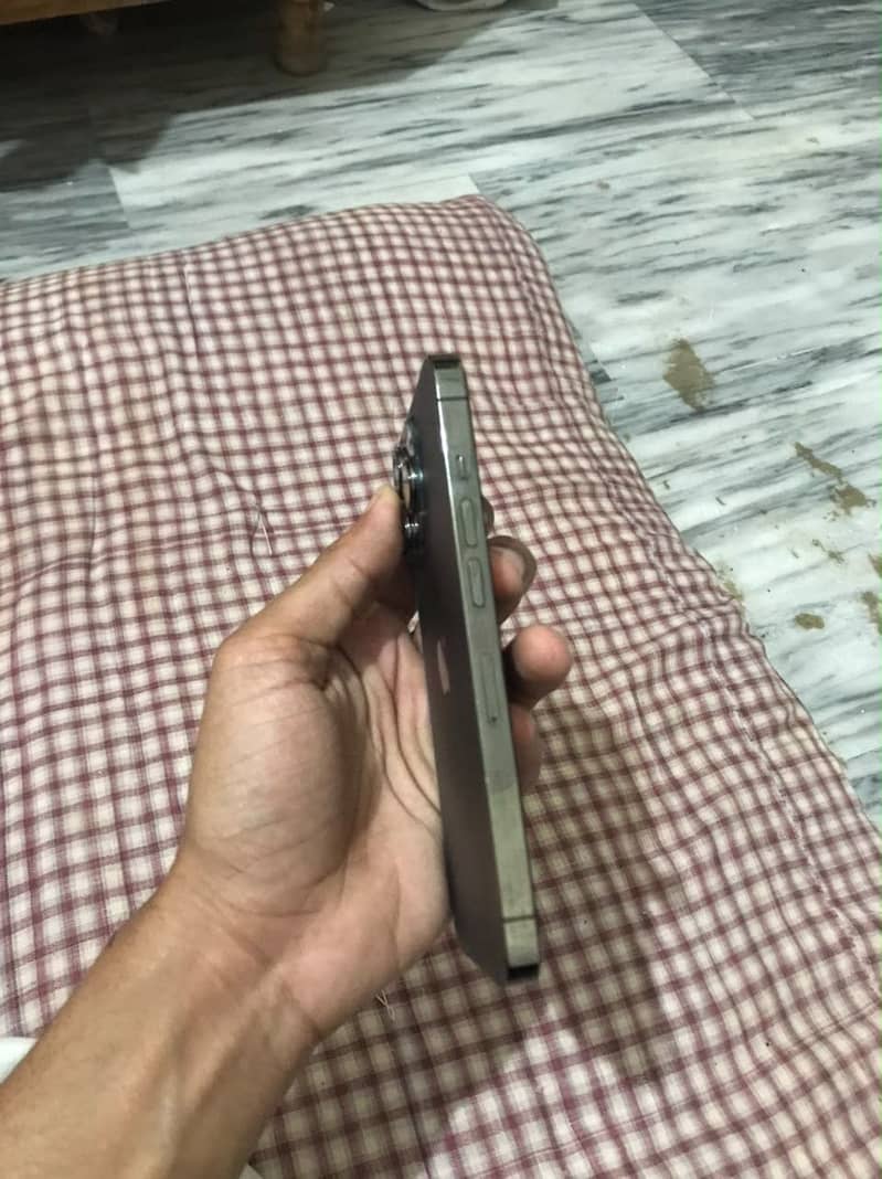 Apple iPhone 13 Pro 1