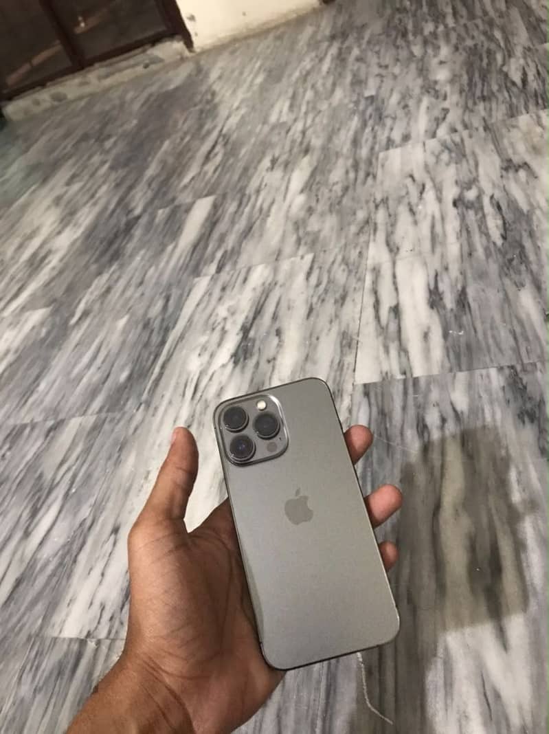 Apple iPhone 13 Pro 3