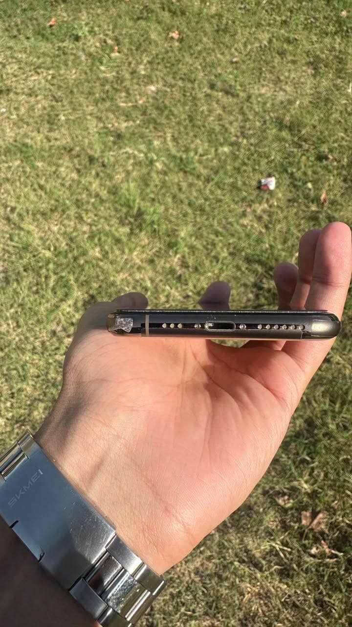 Apple iPhone 11 Pro 2