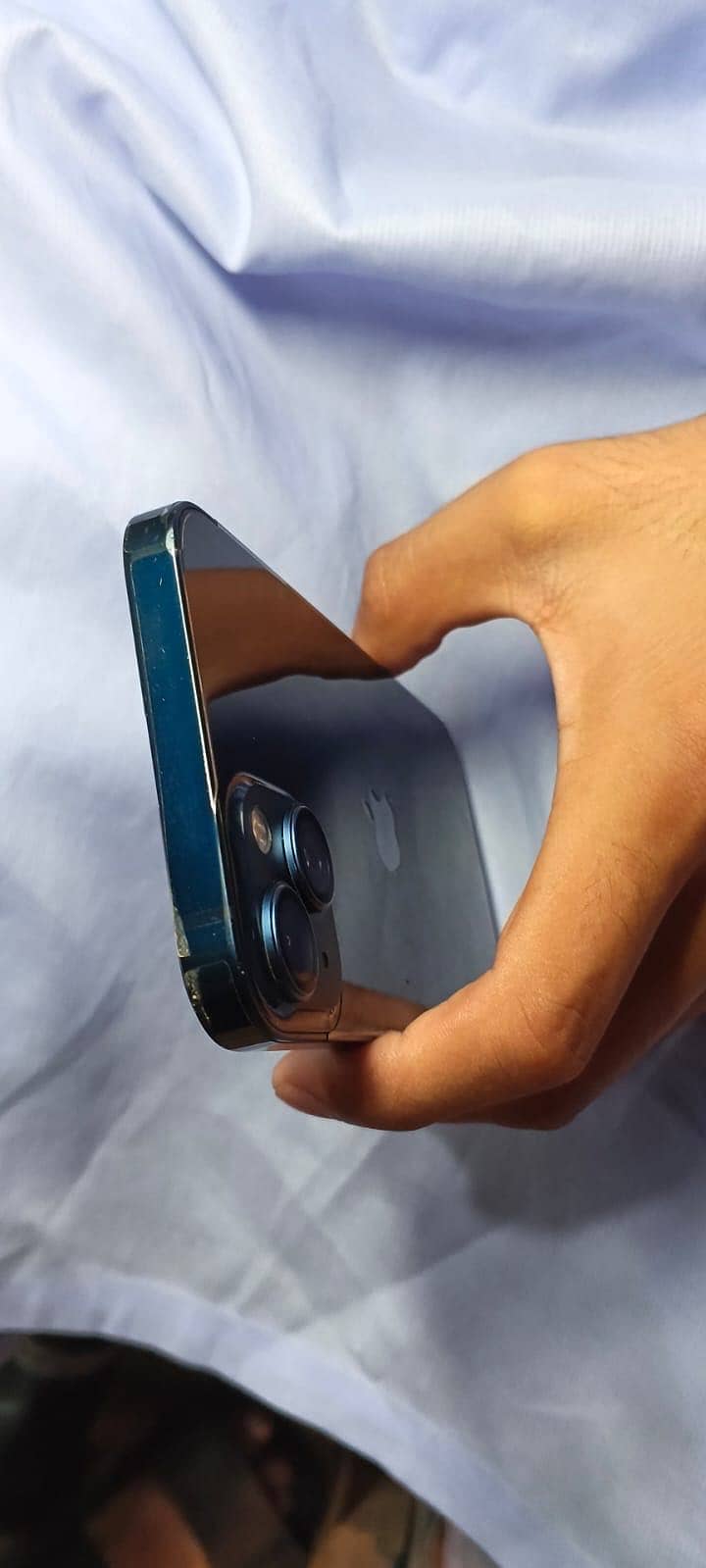 Apple iPhone 13 4