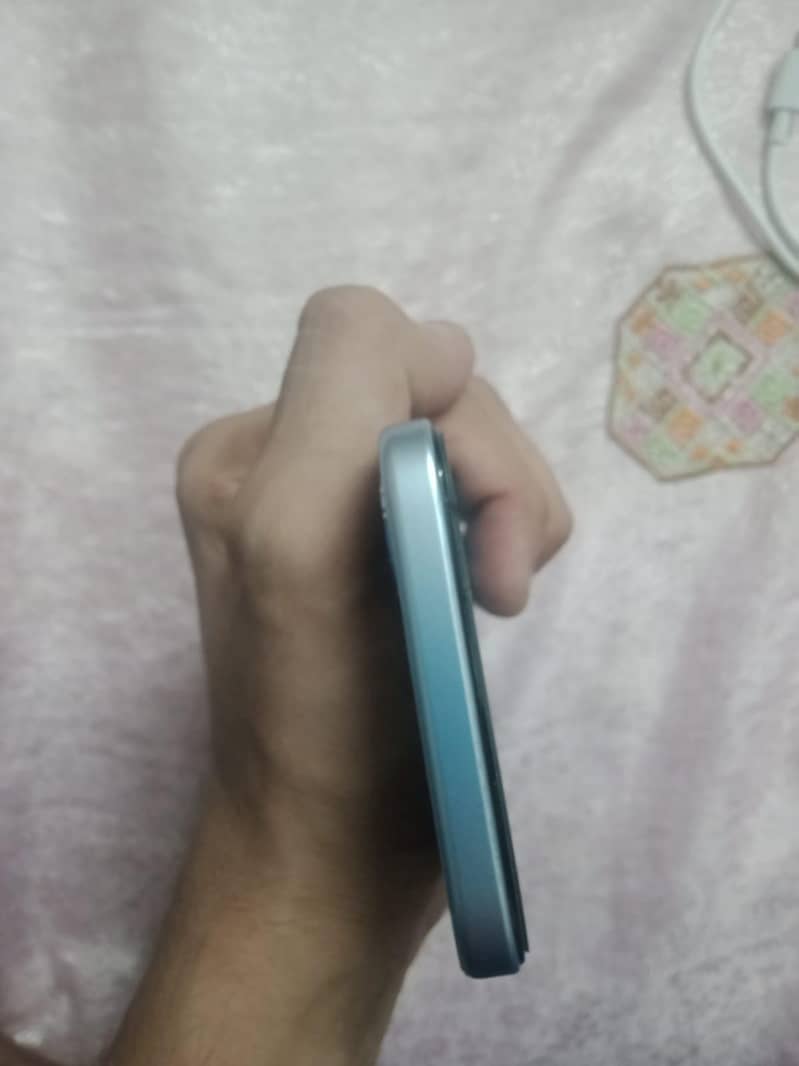 OPPO A6k 4