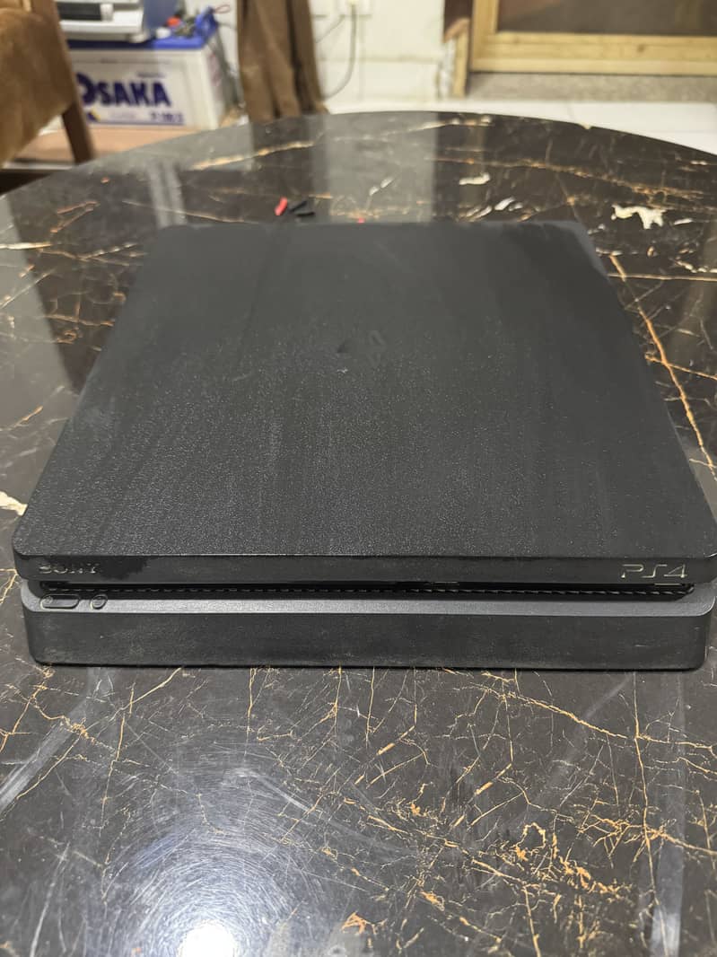 PS4 Slim 3