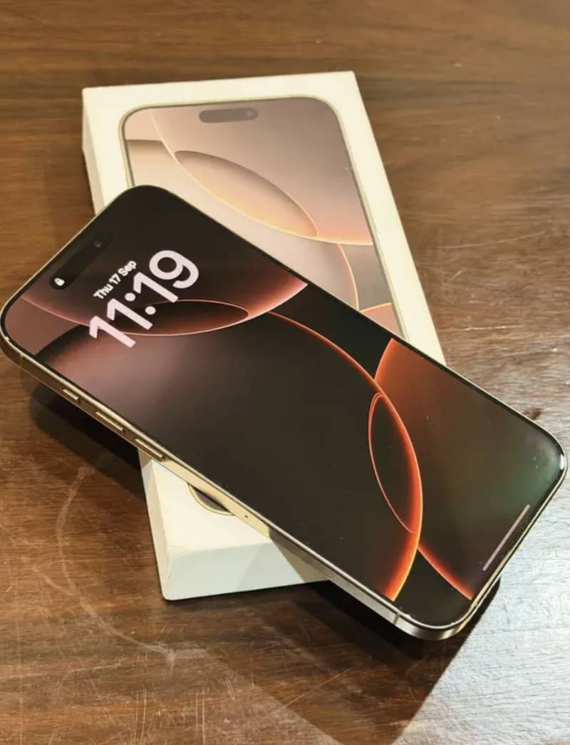 Apple iPhone 16 Pro Max 2