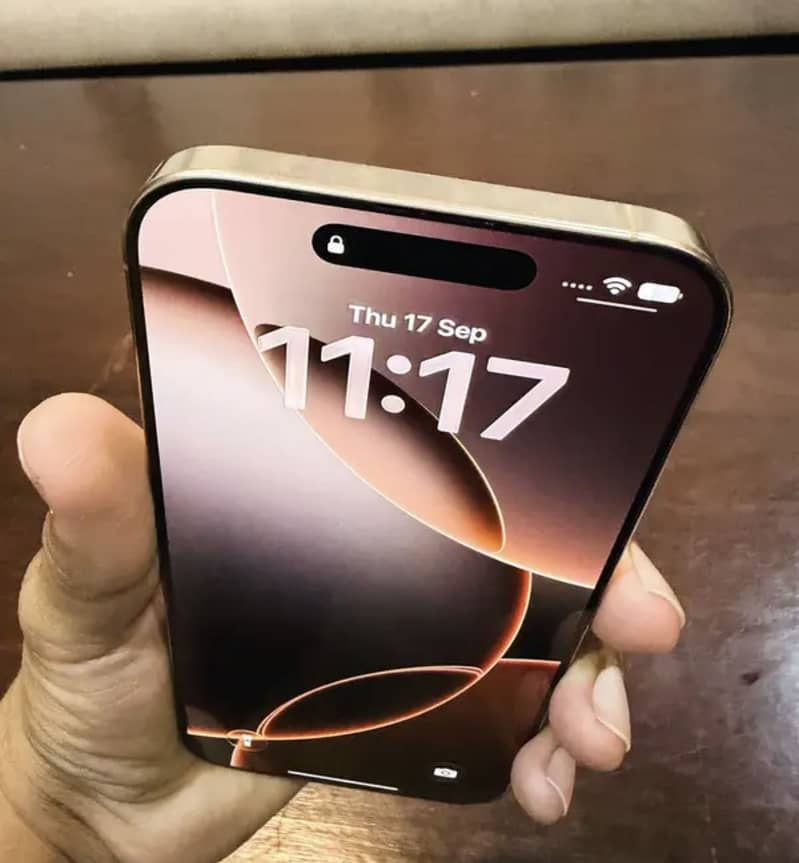 Apple iPhone 16 Pro Max 5