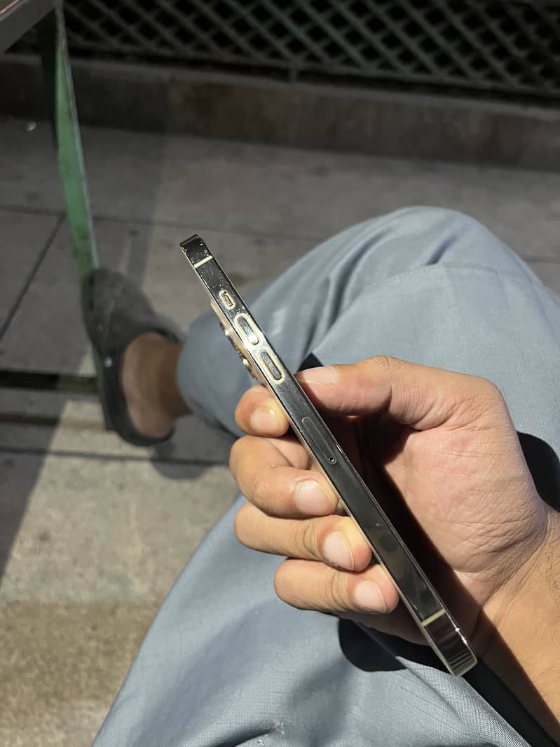 Apple iPhone 12 Pro Max 5