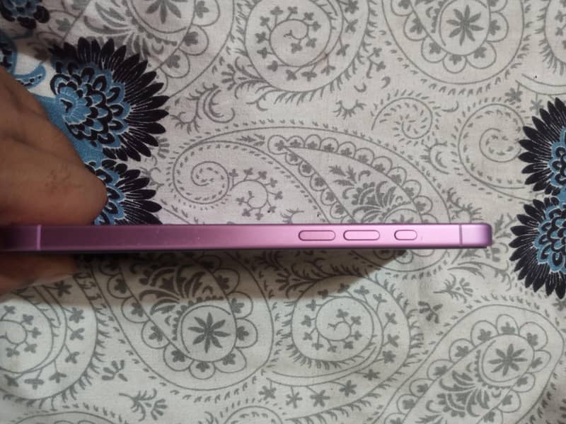 Apple iPhone 16 Plus 2