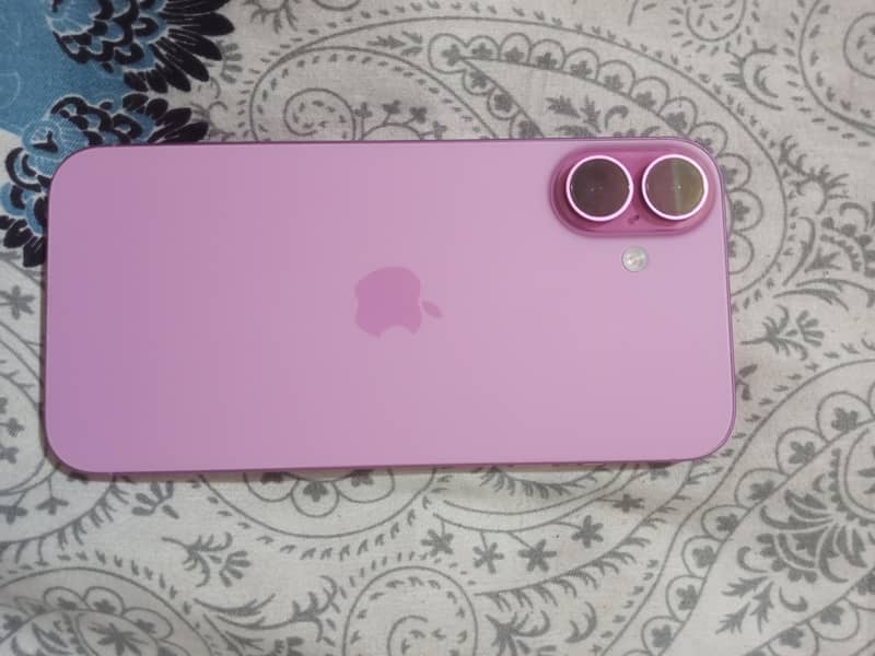 Apple iPhone 16 Plus 3
