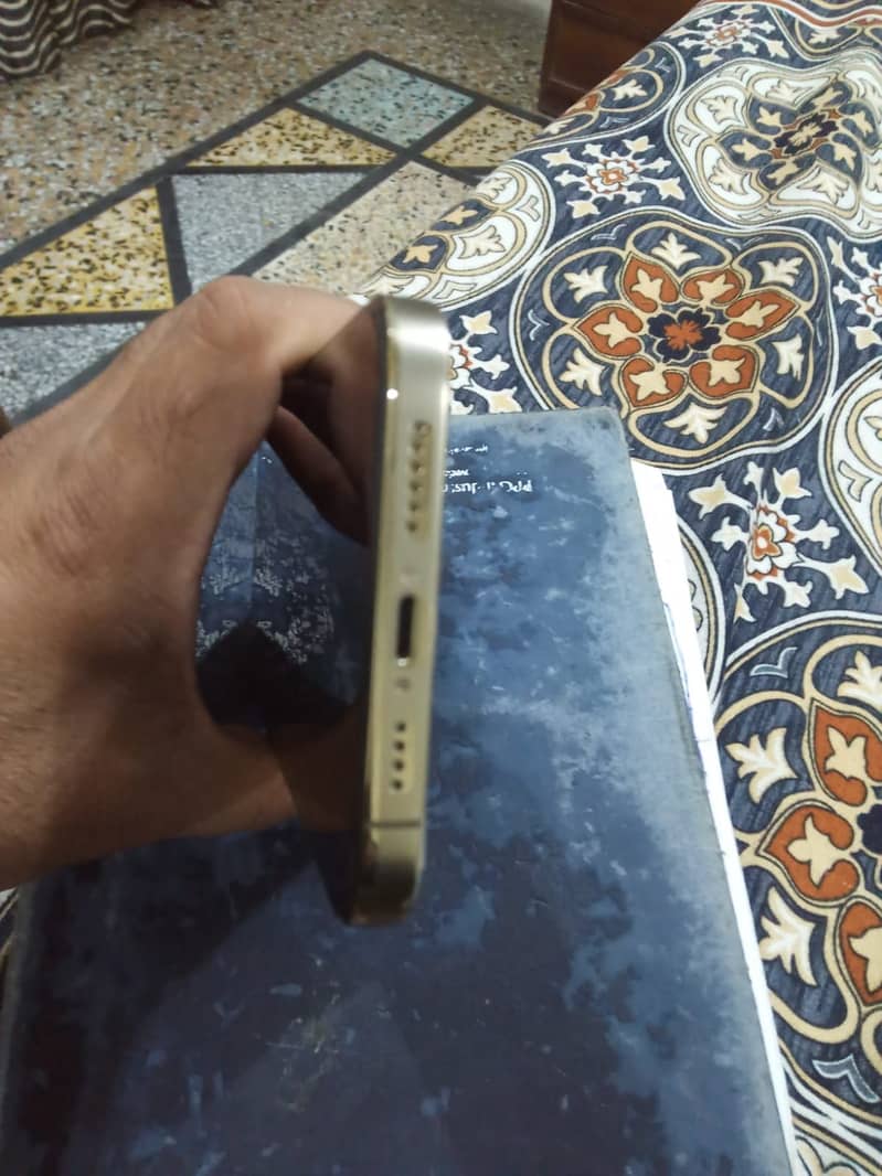 Apple iPhone 12 Pro Max 4