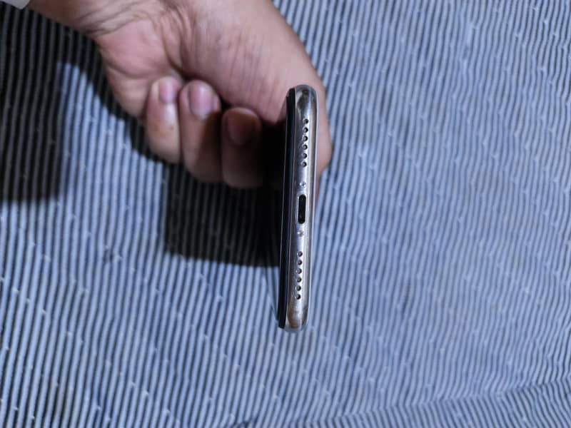 Apple iPhone X 3