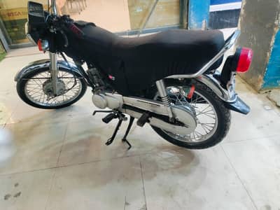 UNIQUE UD 125 2021 NEW CONDITION ON MY NAME BTR THN HONDA