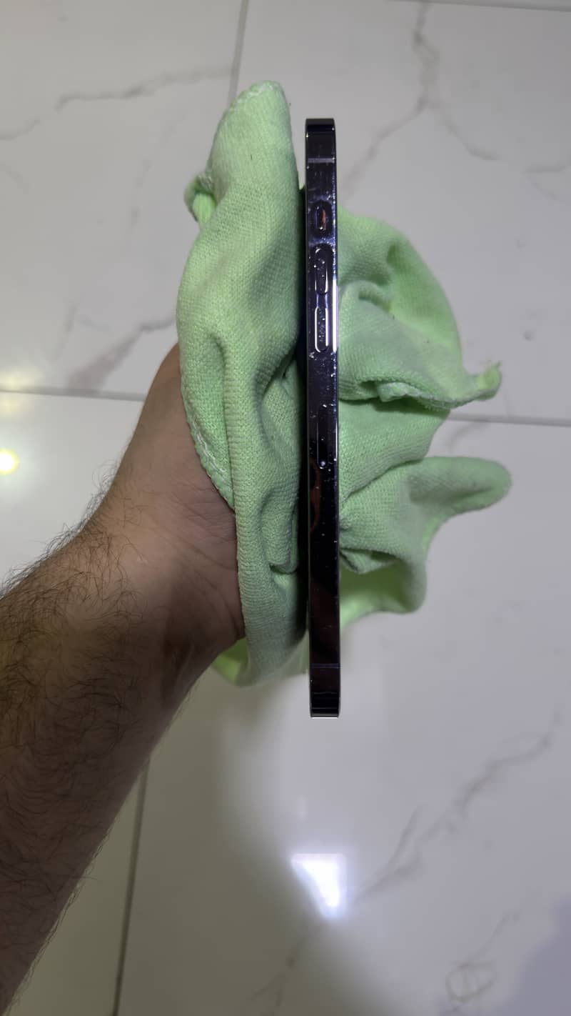 Apple iPhone 14 Pro Max 4