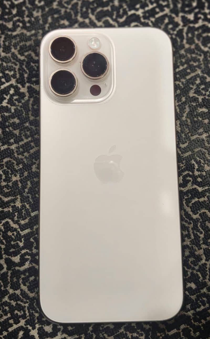 Apple iPhone 16 Pro Max 0