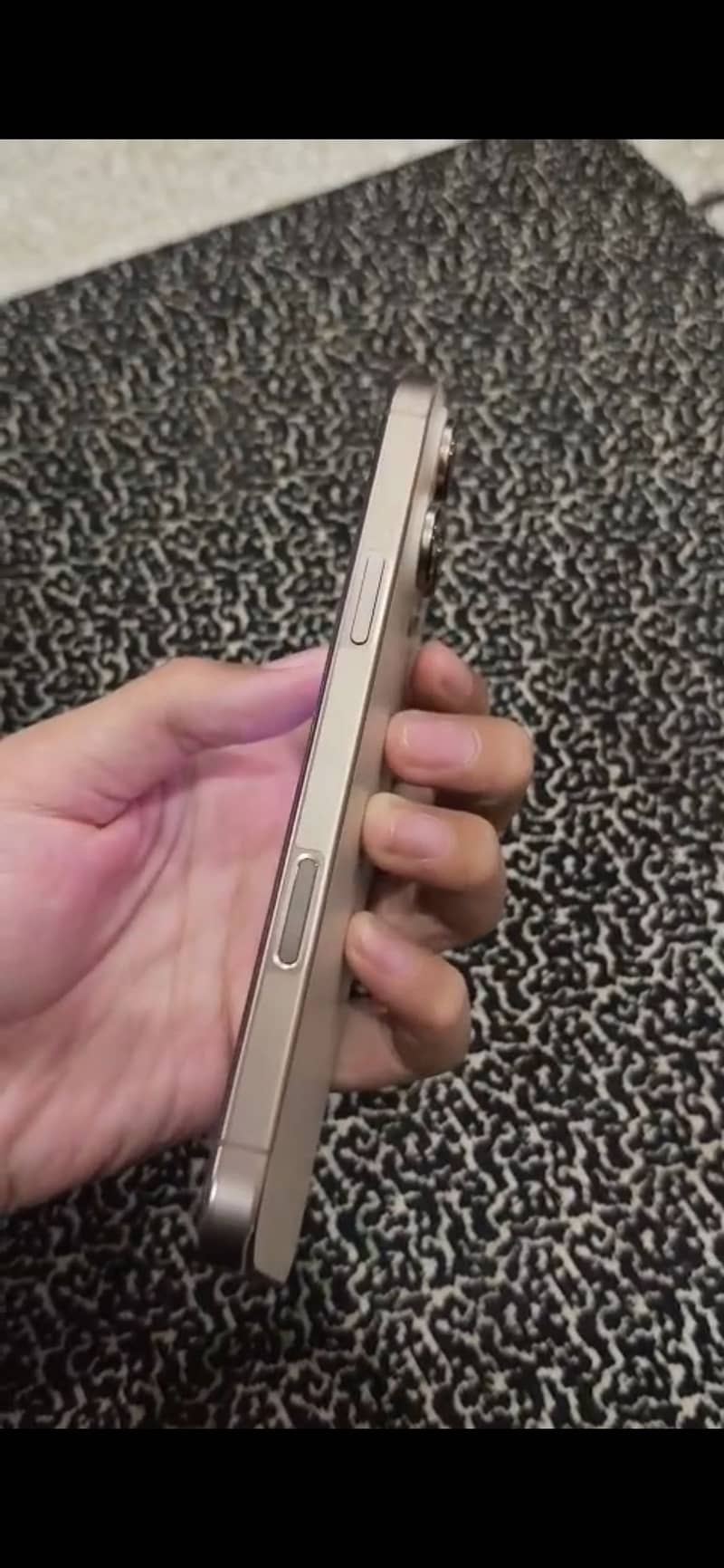 Apple iPhone 16 Pro Max 3