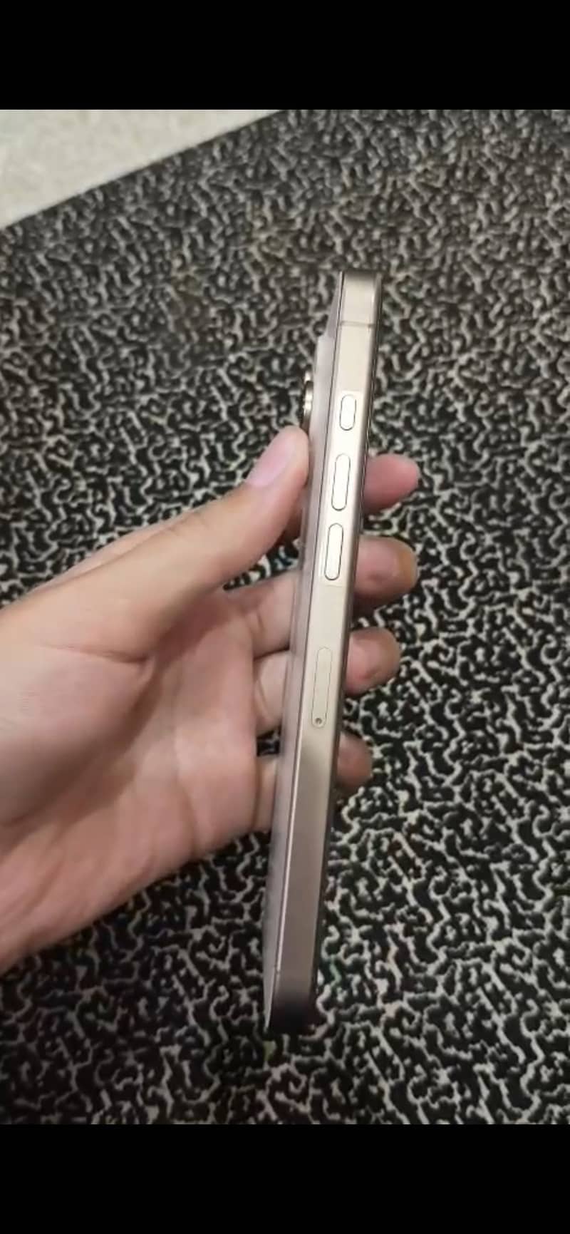 Apple iPhone 16 Pro Max 4