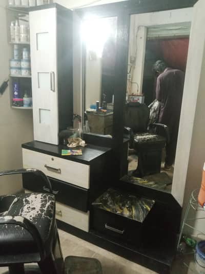 dressing table