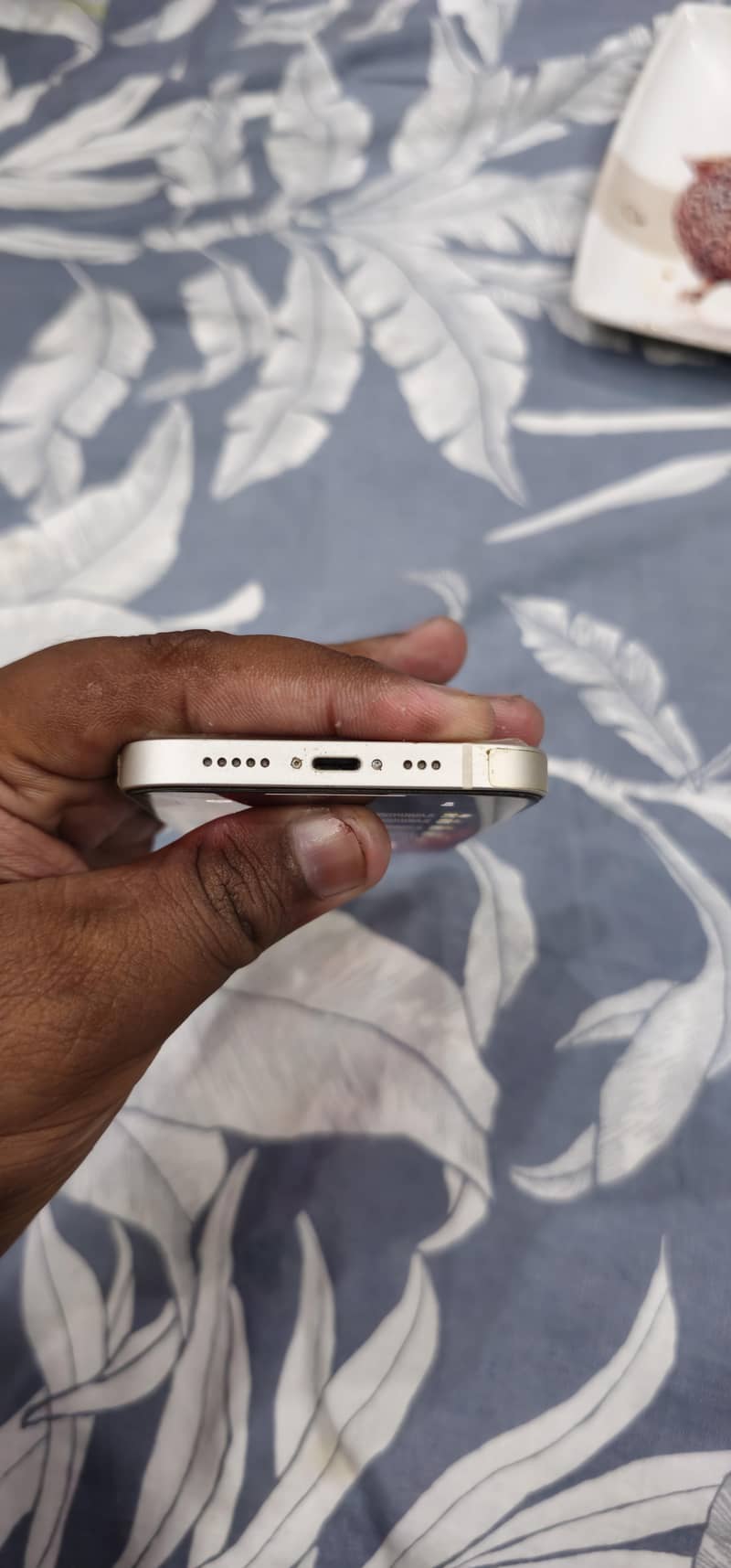 Apple iPhone 13 2