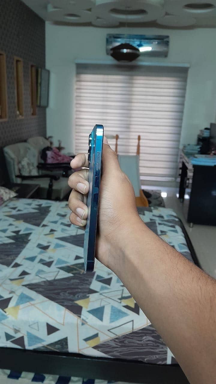 Apple iPhone 13 Pro Max 2
