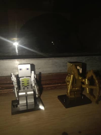 premium Minecraft lego gold and skeleton new condition