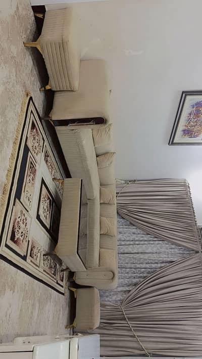 7 Seater Sofa Set with 7 Cushions  Good Condition