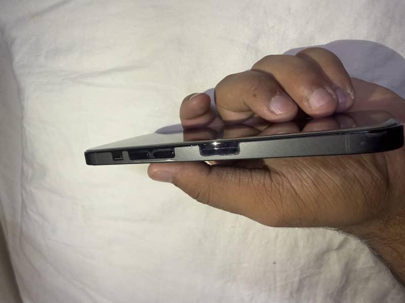Apple iPhone 14 Pro 9
