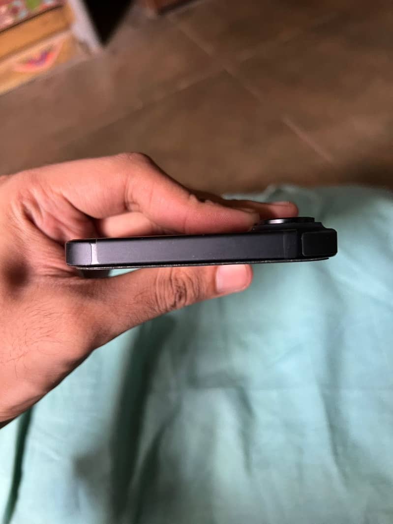 Apple iPhone 16 Plus 3