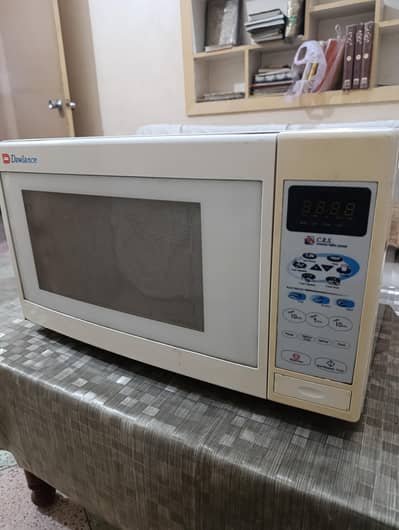 Dawlance Microwave Oven 46 Liters – Full Size