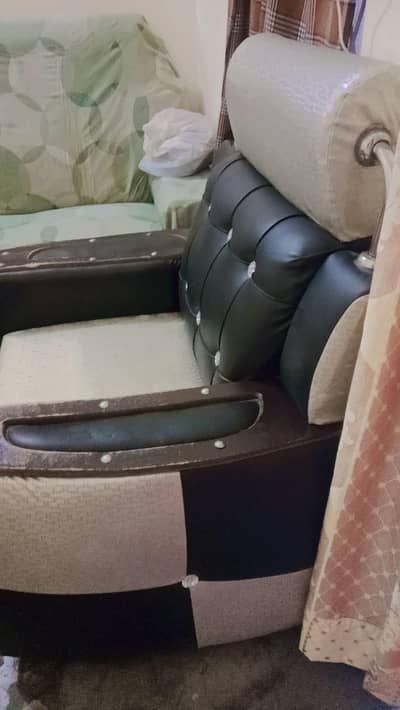 sofa set urgent sale koi masala nai ha all ok ha