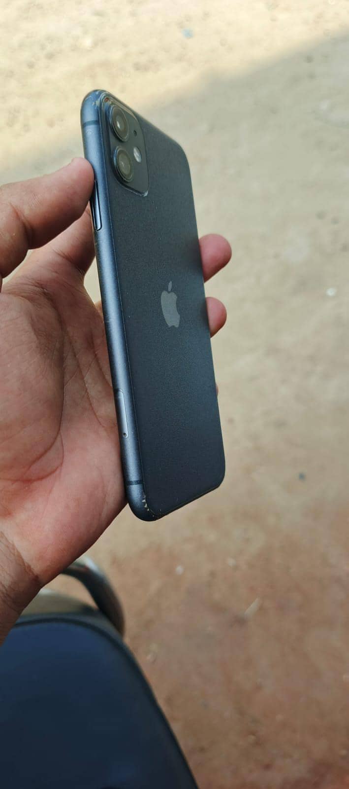 Apple iPhone 11 3