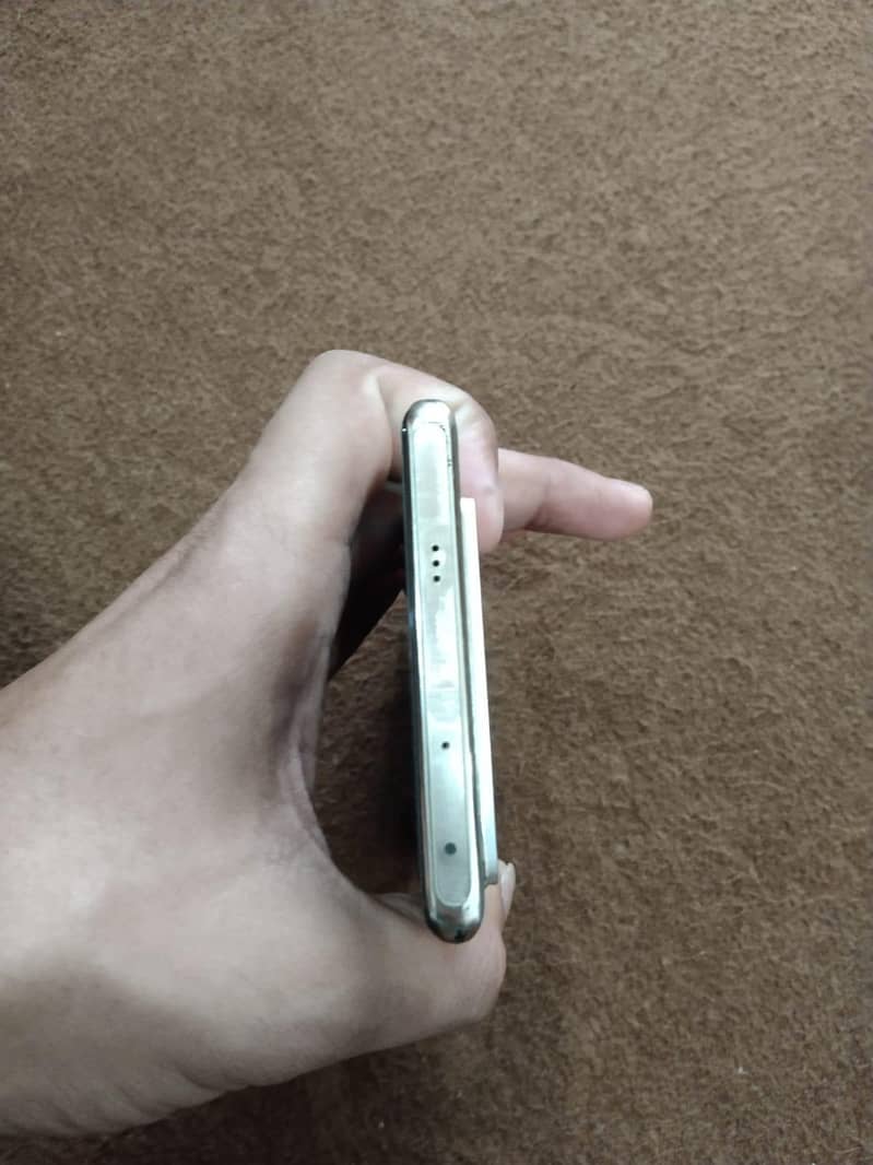 Infinix Note 40 Pro 4