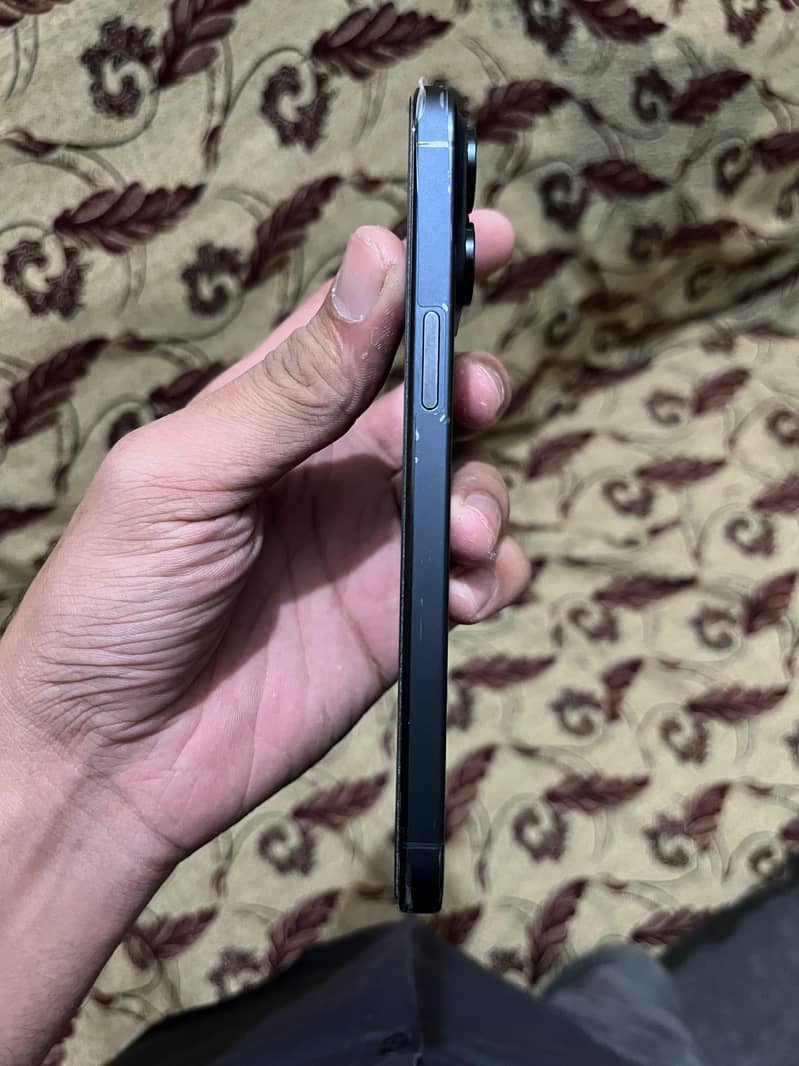 iPhone 15 Pro Max Read add 3