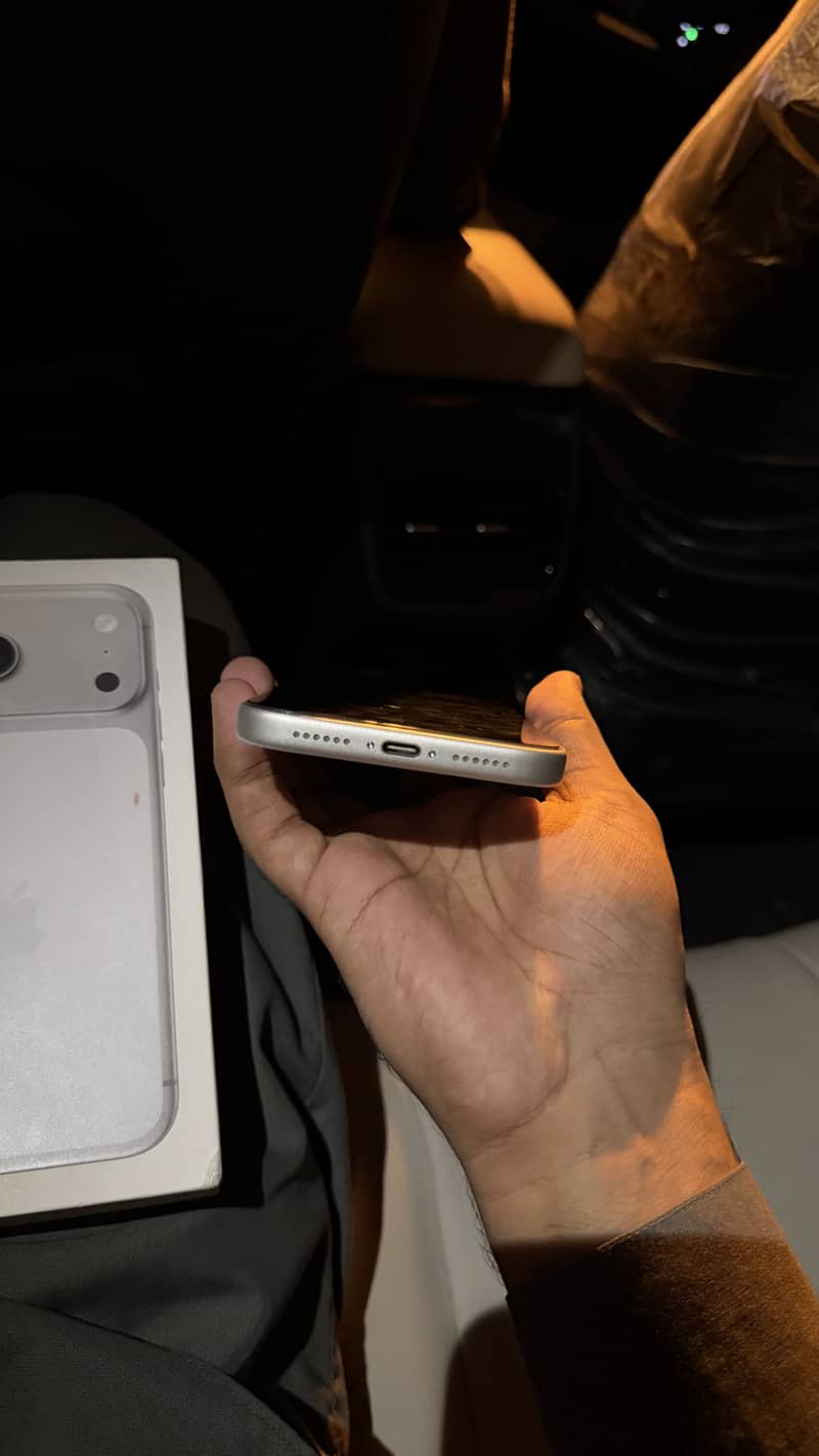 Apple iPhone 17 Pro Max 2