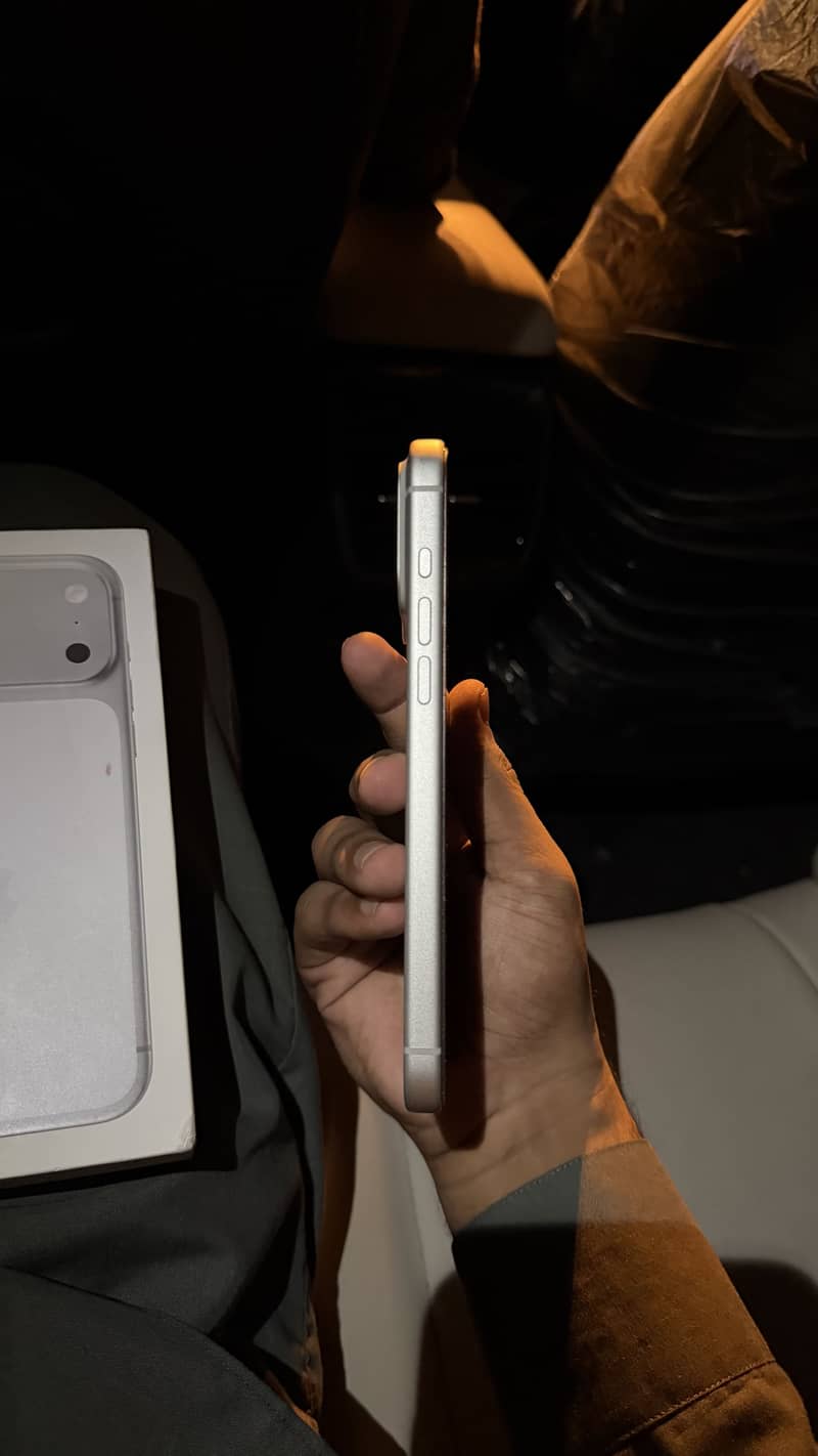 Apple iPhone 17 Pro Max 5
