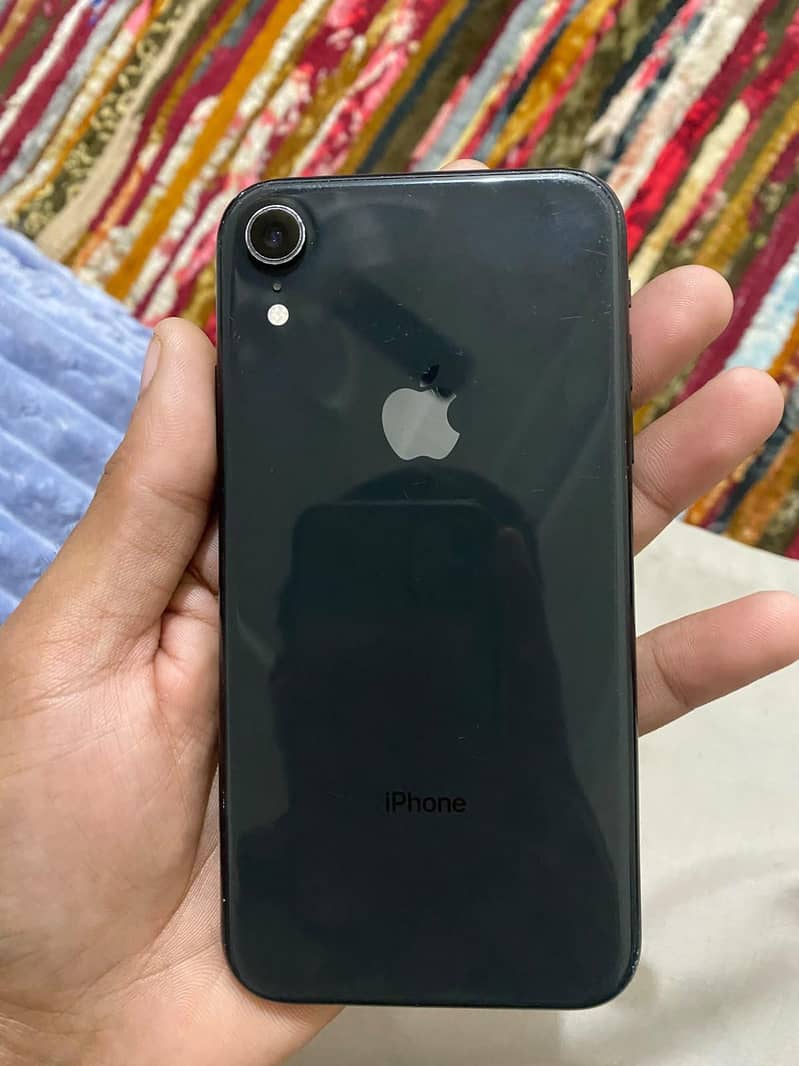 Apple iPhone XR 4